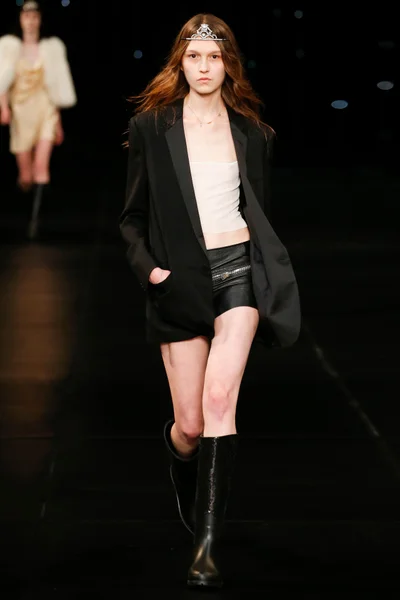 Look 4